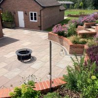 Hard Landscaping – Driveways, Patios, Garden Paths & Walls