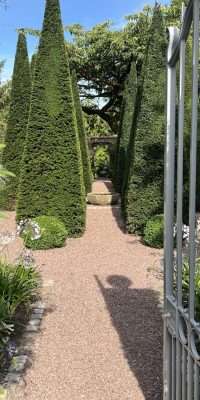 The Well Garden, Wollerton Old Hall
